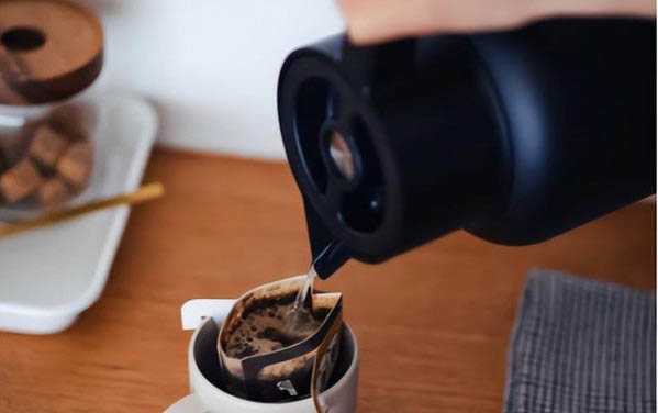貓咪有點黑下巴怎么辦?